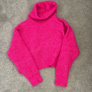 EUC Hot pink sweater crop